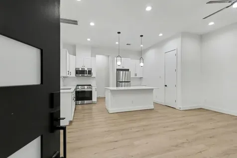 203 Danna Lane A Houston TX 77009