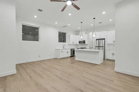 203 Danna Lane A Houston TX 77009