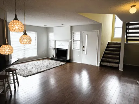 62 Evanston Street 2/5 Houston TX 77015