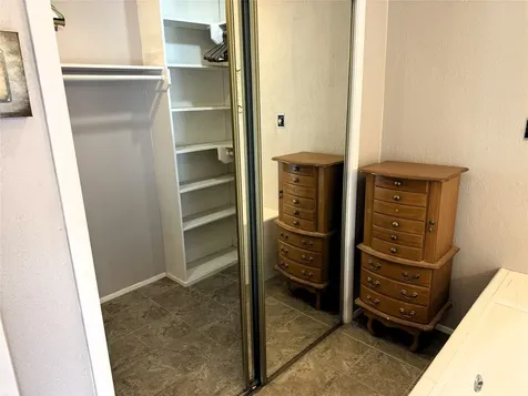 62 Evanston Street 2/5 Houston TX 77015