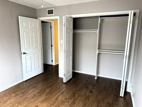 62 Evanston Street 2/5 Houston TX 77015