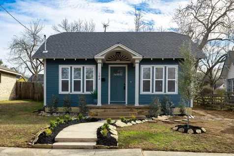 102 E Valverde Street Brenham TX 77833