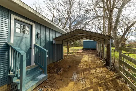 102 E Valverde Street Brenham TX 77833