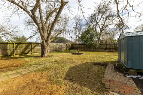 102 E Valverde Street Brenham TX 77833