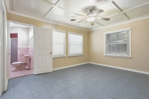 106 Barracuda Avenue Galveston TX 77550
