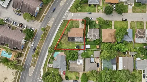 106 Barracuda Avenue Galveston TX 77550