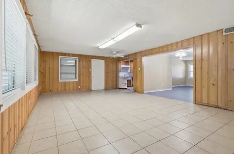106 Barracuda Avenue Galveston TX 77550