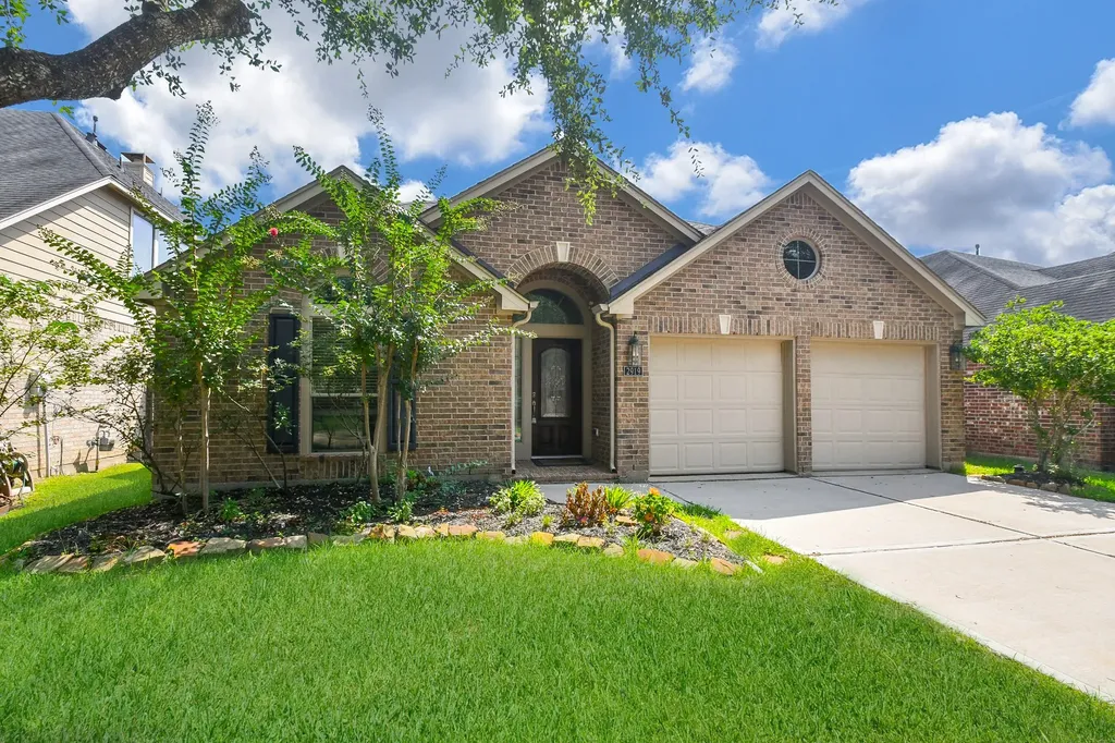 2919 Chalet Knolls Lane Katy TX 77494