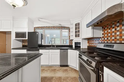 1 Shantilly Lane Bay City TX 77414