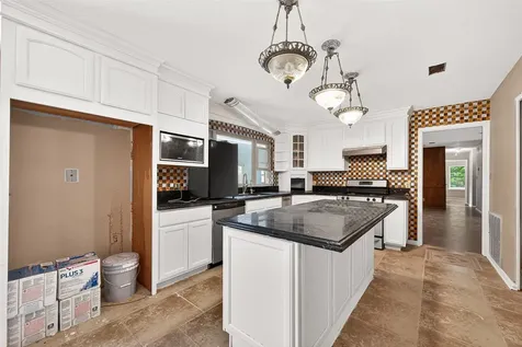 1 Shantilly Lane Bay City TX 77414