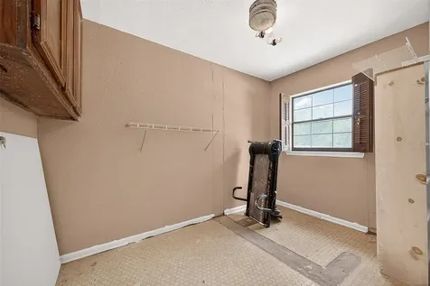1 Shantilly Lane Bay City TX 77414