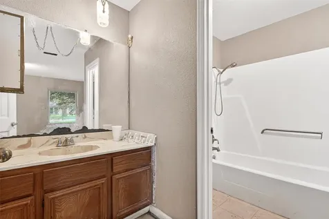 1 Shantilly Lane Bay City TX 77414