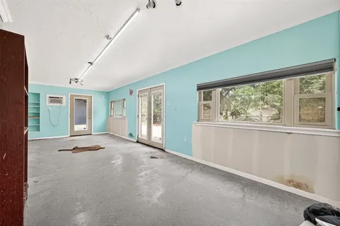 1 Shantilly Lane Bay City TX 77414