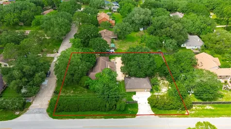 1 Shantilly Lane Bay City TX 77414