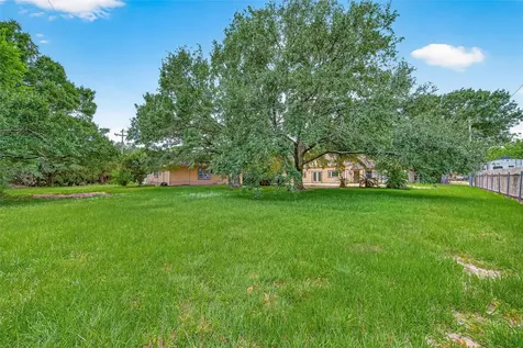 1 Shantilly Lane Bay City TX 77414