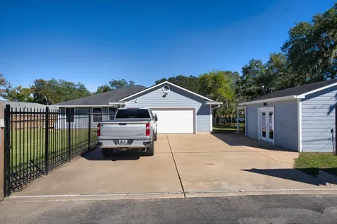 6418 County Road 659 Brazoria TX 77422