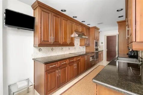 3350 Mccue Road 2402 Houston TX 77056