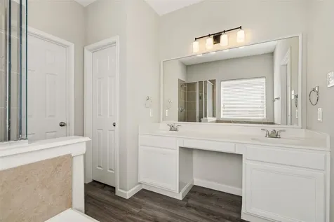 8530 E Highlands Crossing Highlands TX 77562