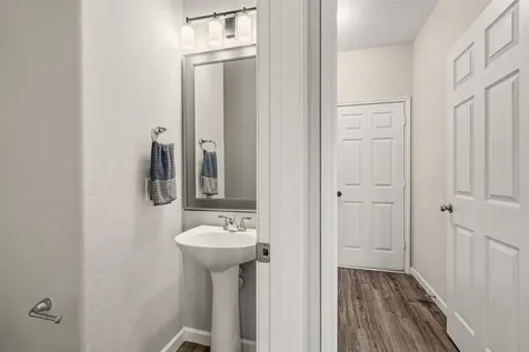 8530 E Highlands Crossing Highlands TX 77562