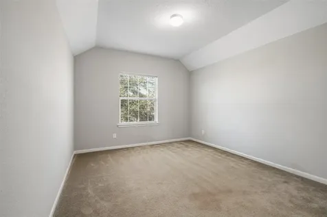 8530 E Highlands Crossing Highlands TX 77562