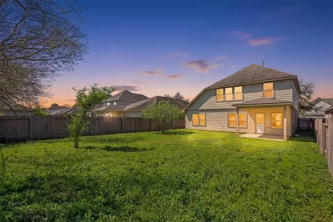 8530 E Highlands Crossing Highlands TX 77562