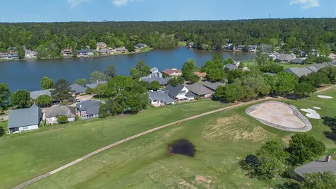 152 Waters Edge At 18th Huntsville TX 77340
