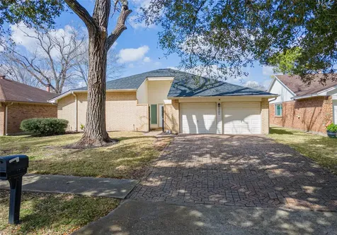 2506 Bisontine Street Friendswood TX 77546