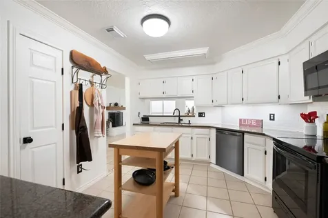 2506 Bisontine Street Friendswood TX 77546