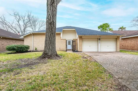 2506 Bisontine Street Friendswood TX 77546