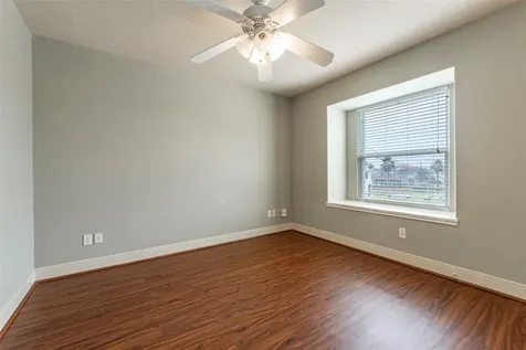 70 Tarpon Street Bayou Vista TX 77563