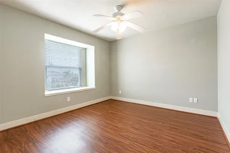 70 Tarpon Street Bayou Vista TX 77563
