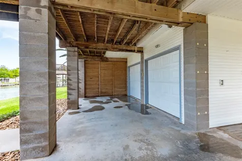 70 Tarpon Street Bayou Vista TX 77563