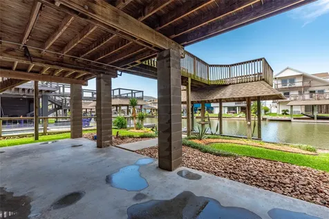 70 Tarpon Street Bayou Vista TX 77563