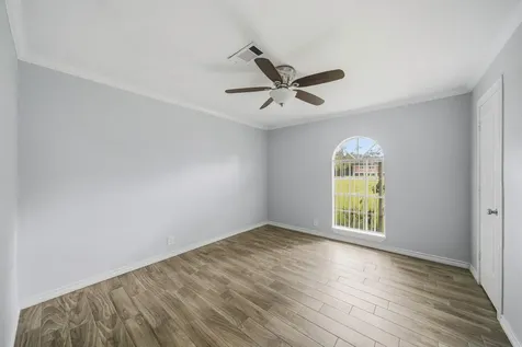 302 Country Road 893 Angleton TX 77515