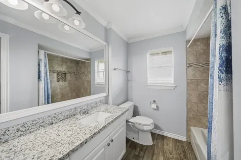 302 Country Road 893 Angleton TX 77515