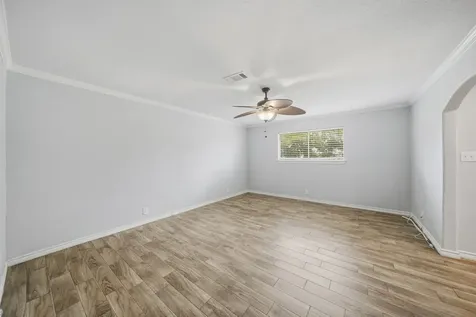 302 Country Road 893 Angleton TX 77515