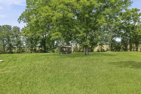 302 Country Road 893 Angleton TX 77515