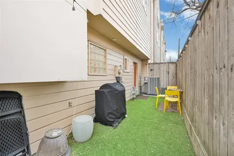 939 Colorado Street 8 Houston TX 77007