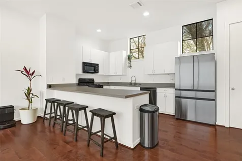 939 Colorado Street 8 Houston TX 77007