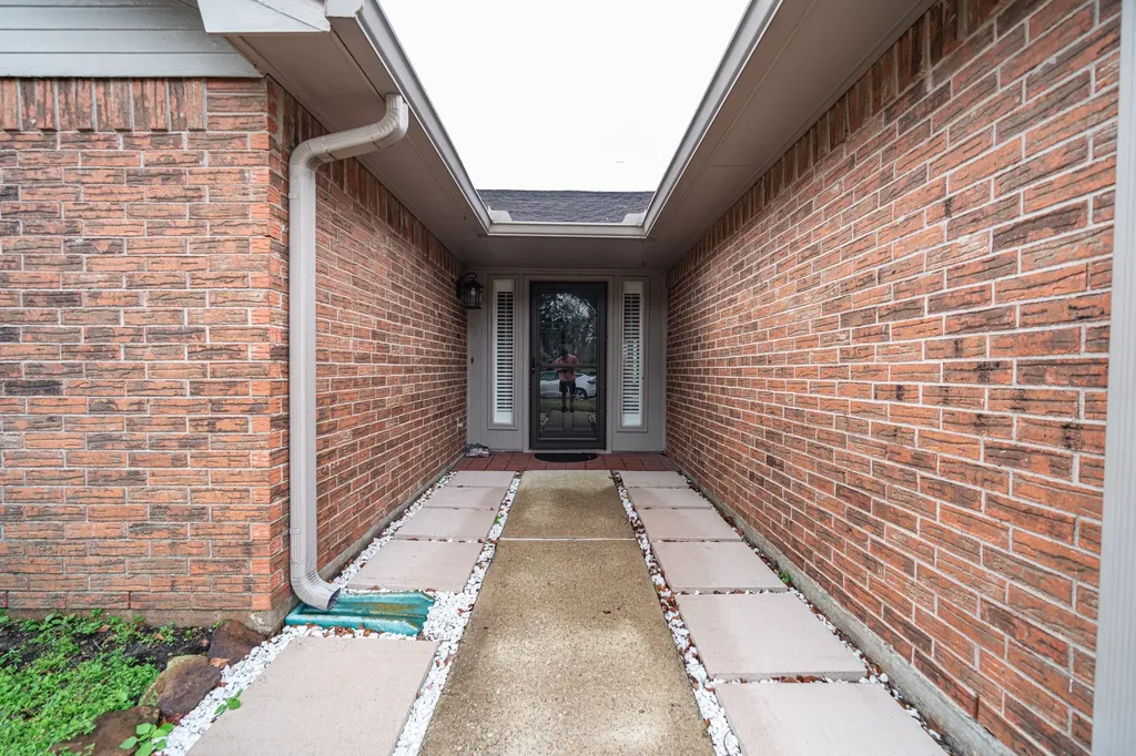 3026 S Peach Hollow Circle Pearland TX 77584