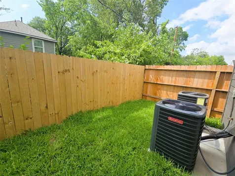 8101 Venus Street B Houston TX 77088