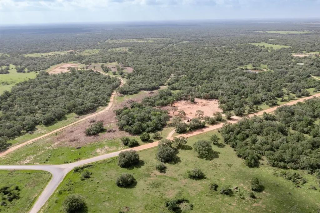 24.68 Acres Cattle Guard Road Yoakum TX 77995