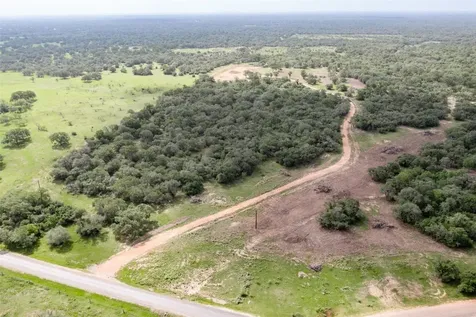 24.68 Acres Cattle Guard Road Yoakum TX 77995