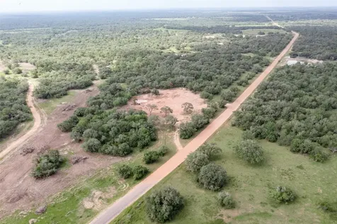 24.68 Acres Cattle Guard Road Yoakum TX 77995