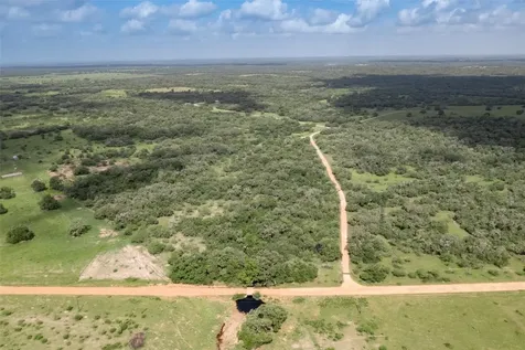 24.68 Acres Cattle Guard Road Yoakum TX 77995