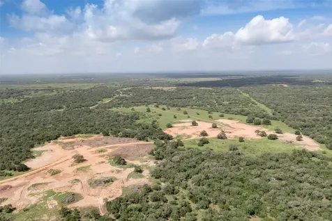 24.68 Acres Cattle Guard Road Yoakum TX 77995