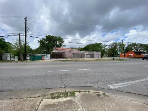 204 S 75th Street Houston TX 77011