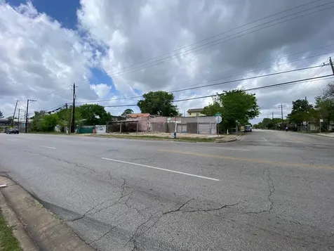 204 S 75th Street Houston TX 77011