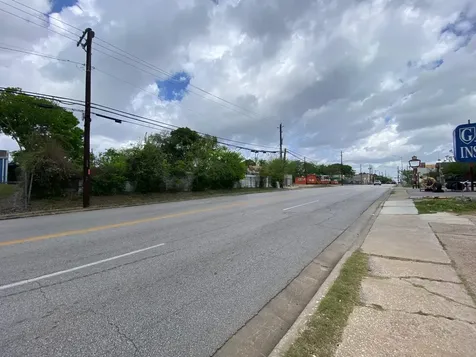 204 S 75th Street Houston TX 77011