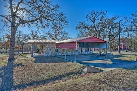 100 Choctaw Crest Somerville TX 77879